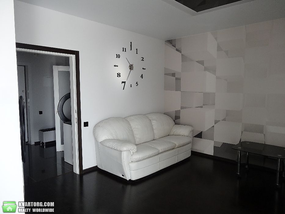 Rent out 2-room apartment. Киев,  Наумова — photo 1