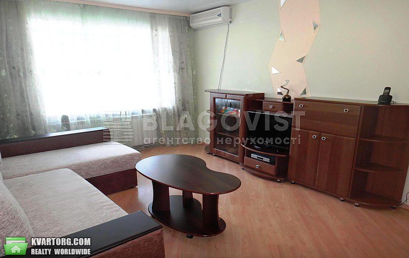 Rent out 2-room apartment. Киев,  Кловский спуск — photo 8