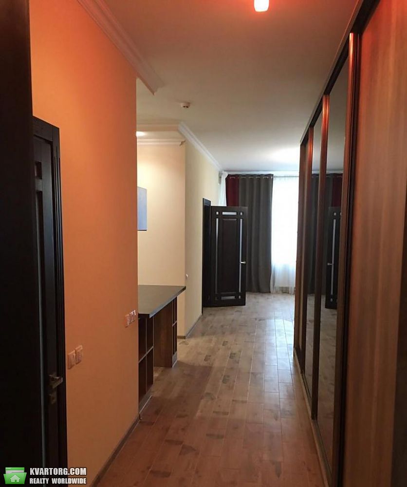 Rent out 2-room apartment. Киев,  Саксаганского — photo 5