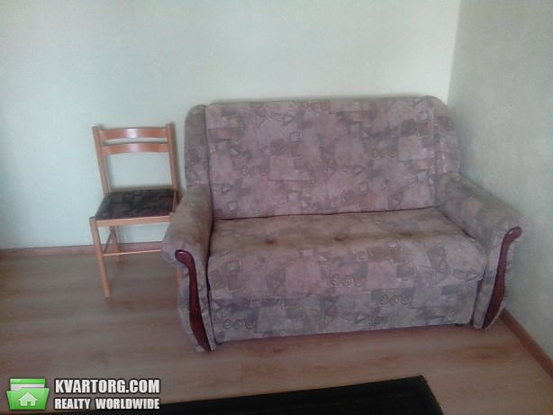 Rent out 2-room apartment. Киев,  Зодчих — photo 4