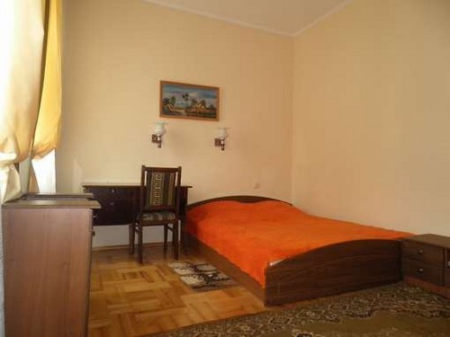 Rent out 3-room apartment. Киев,  Шелковичная — photo 4