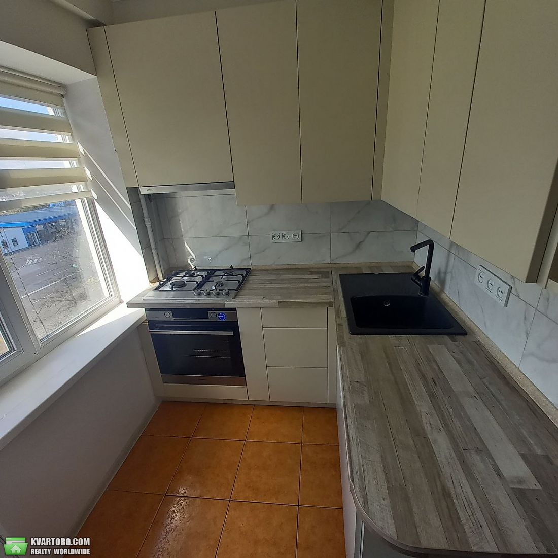 Rent out 1-room apartment. Киев, Харьковское шоссе — photo 1