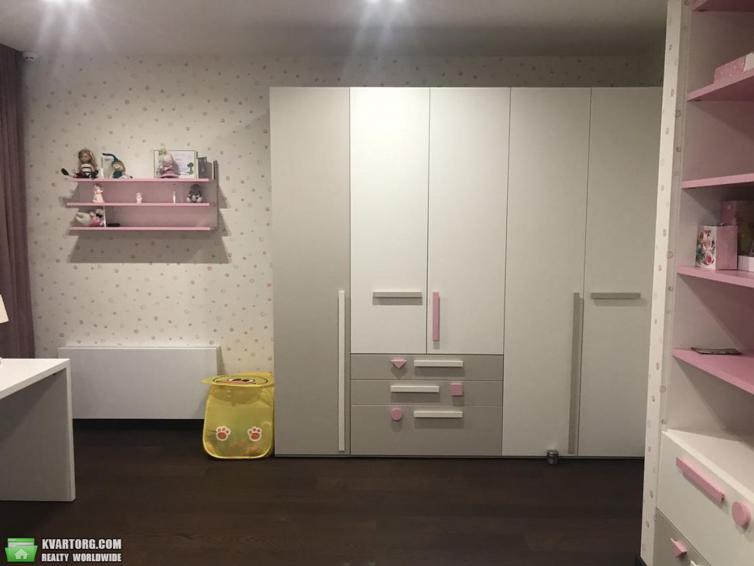 Rent out 4-room apartment. Киев,  Ломоносова — photo 9