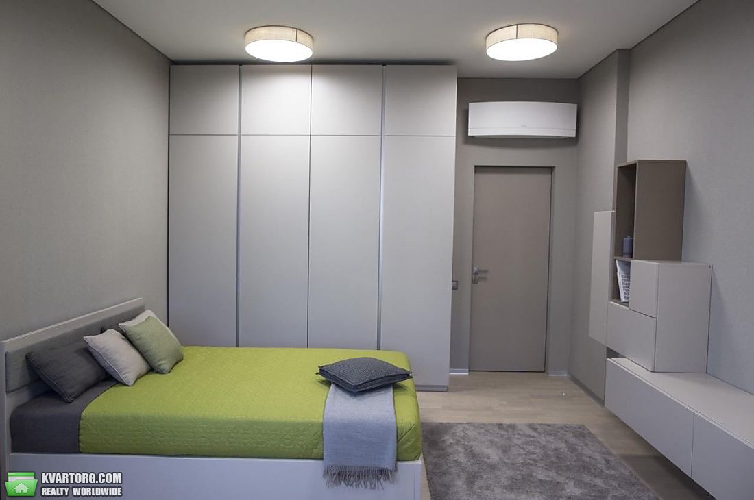 Rent out 3-room apartment. Киев, Драгомирова ул. — photo 4