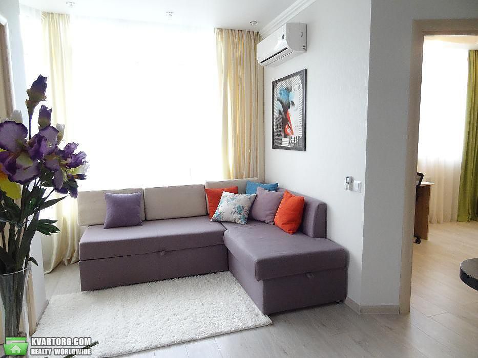 Rent out 2-room apartment. Киев,  Бажана — photo 10