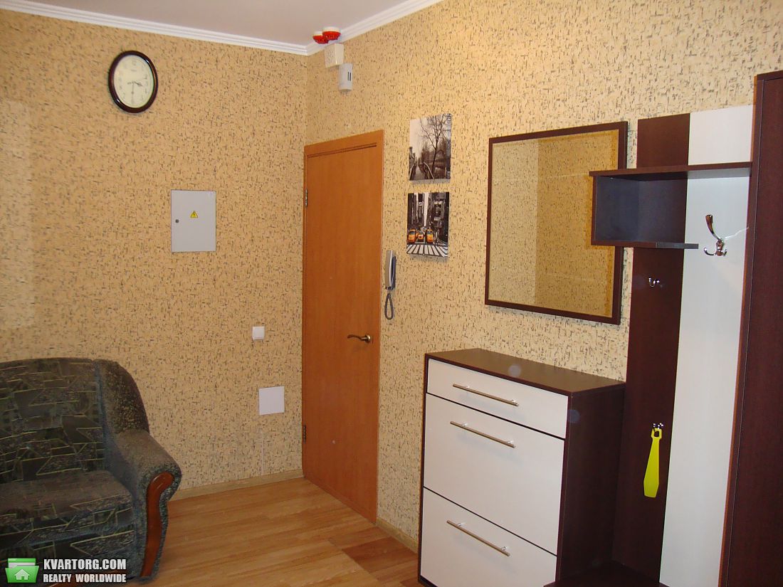 Rent out 2-room apartment. Киев,  Голосеевская — photo 3