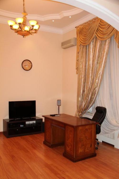 Rent out 2-room apartment. Одесса, Екатеринеская пл. — photo 3