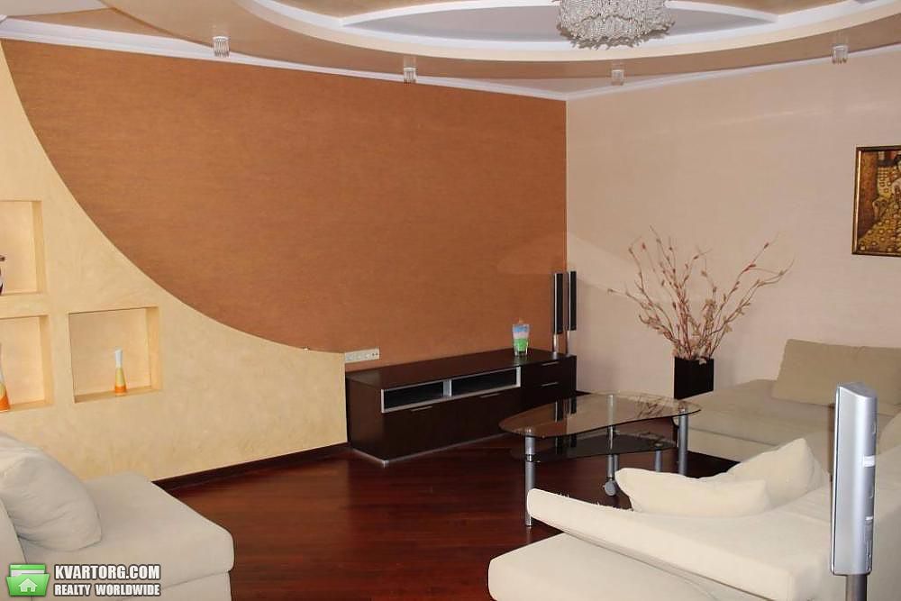 Rent out 3-room apartment. Киев,  Краснова — photo 2