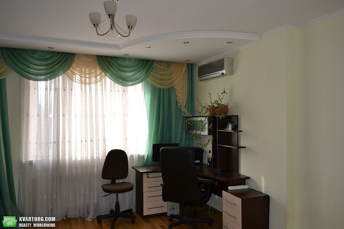 Rent out 2-room apartment. Киев,  Героев Обороны — photo 7