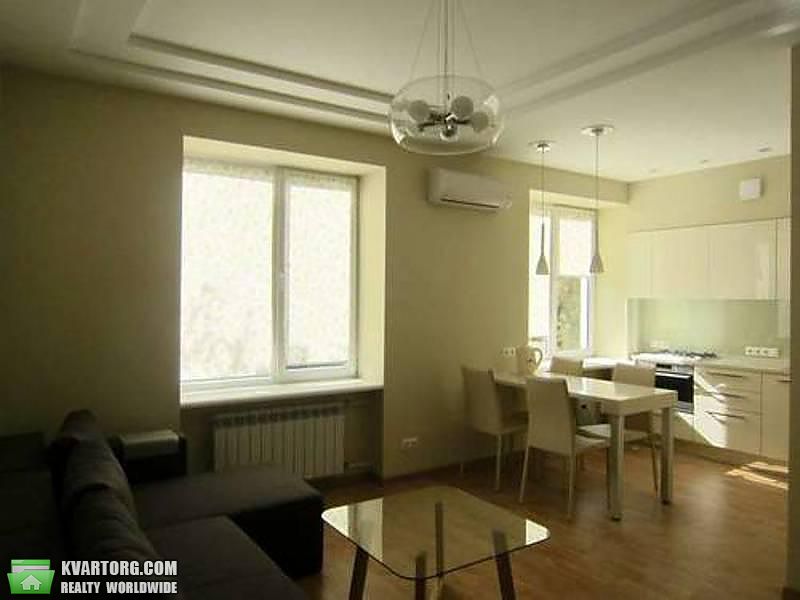 Rent out 2-room apartment. Киев,  Институтская — photo 2
