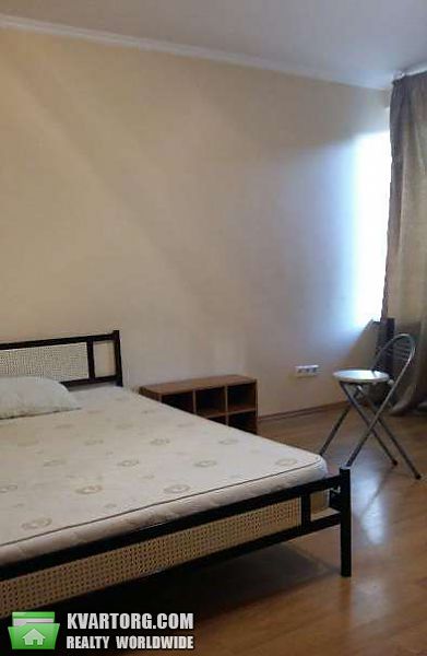 Rent out 1-room apartment. Киев, Нижнеюрковская — photo 4