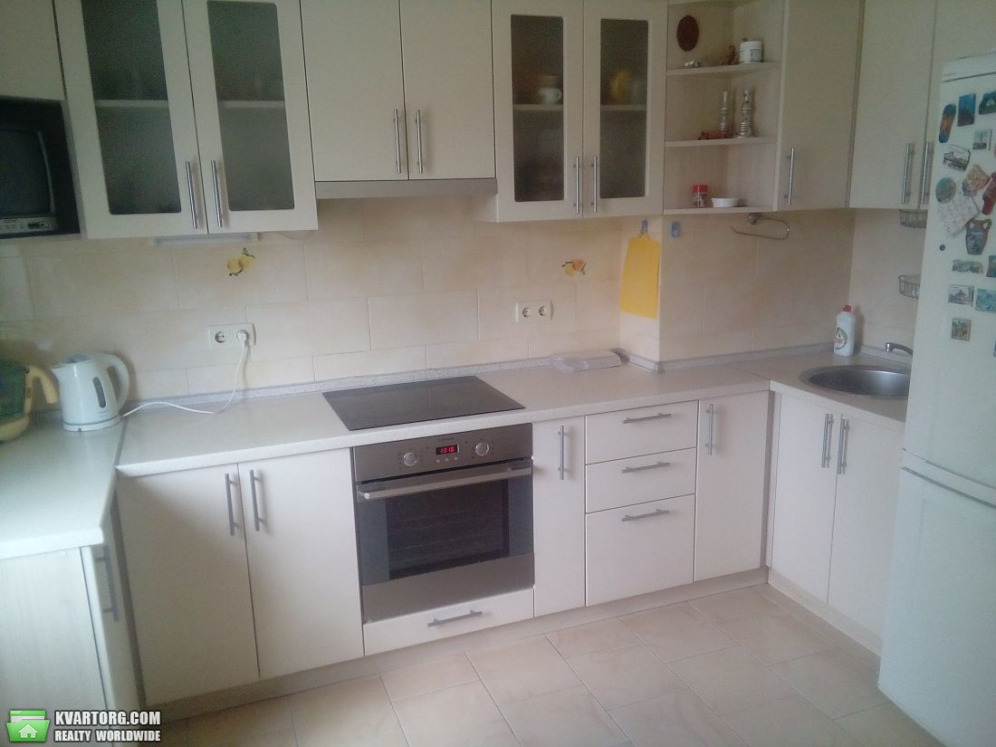 Rent out 2-room apartment. Киев, О.Пчилки — photo 1