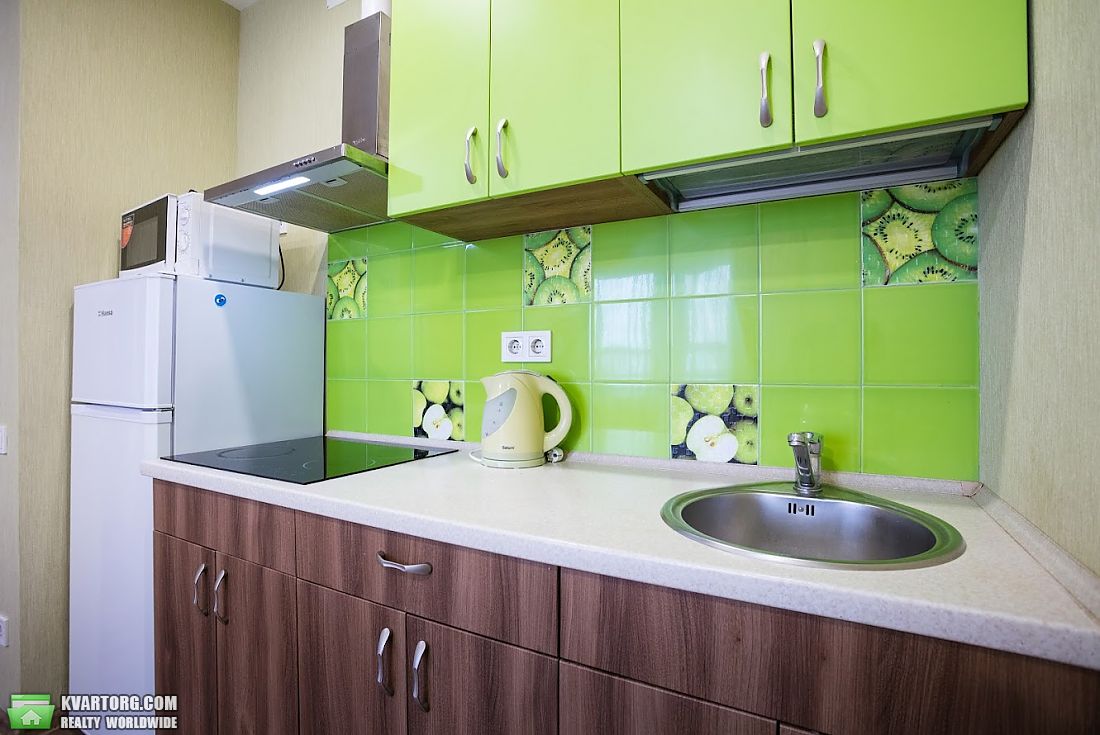Rent out 1-room apartment. Киев, Нижнеключевая — photo 4