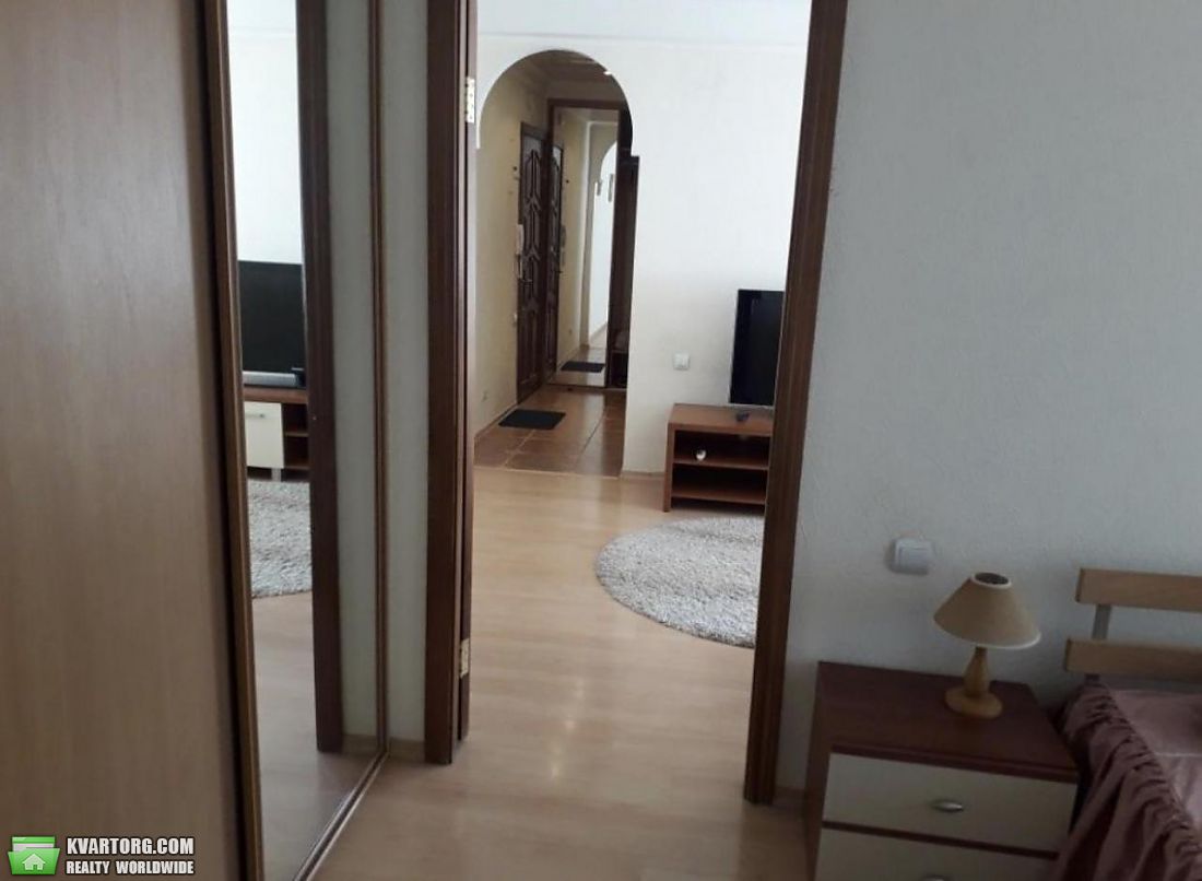 Rent out 2-room apartment. Киев,  Богдана Хмельницкого — photo 9