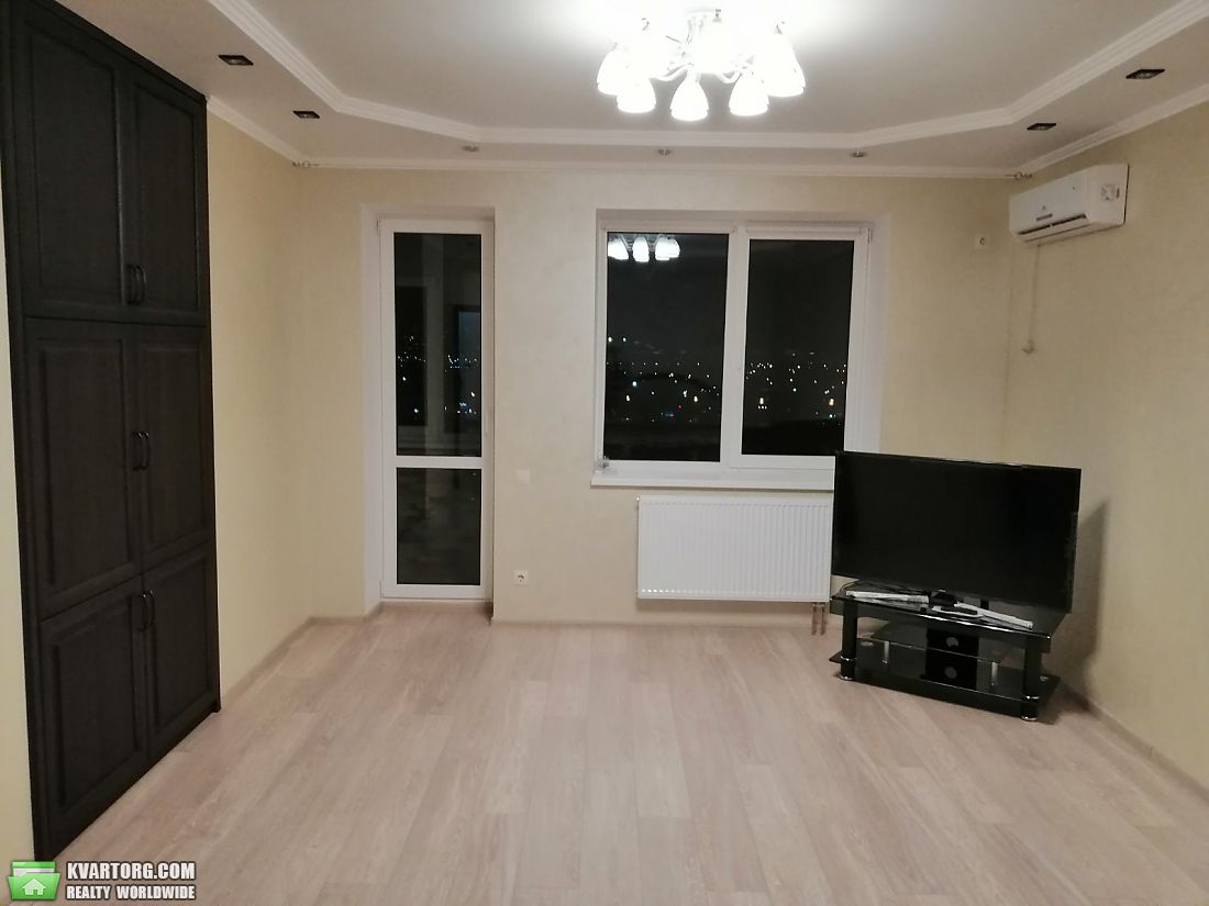 Rent out 1-room apartment. Киев,  Ревуцкого — photo 4
