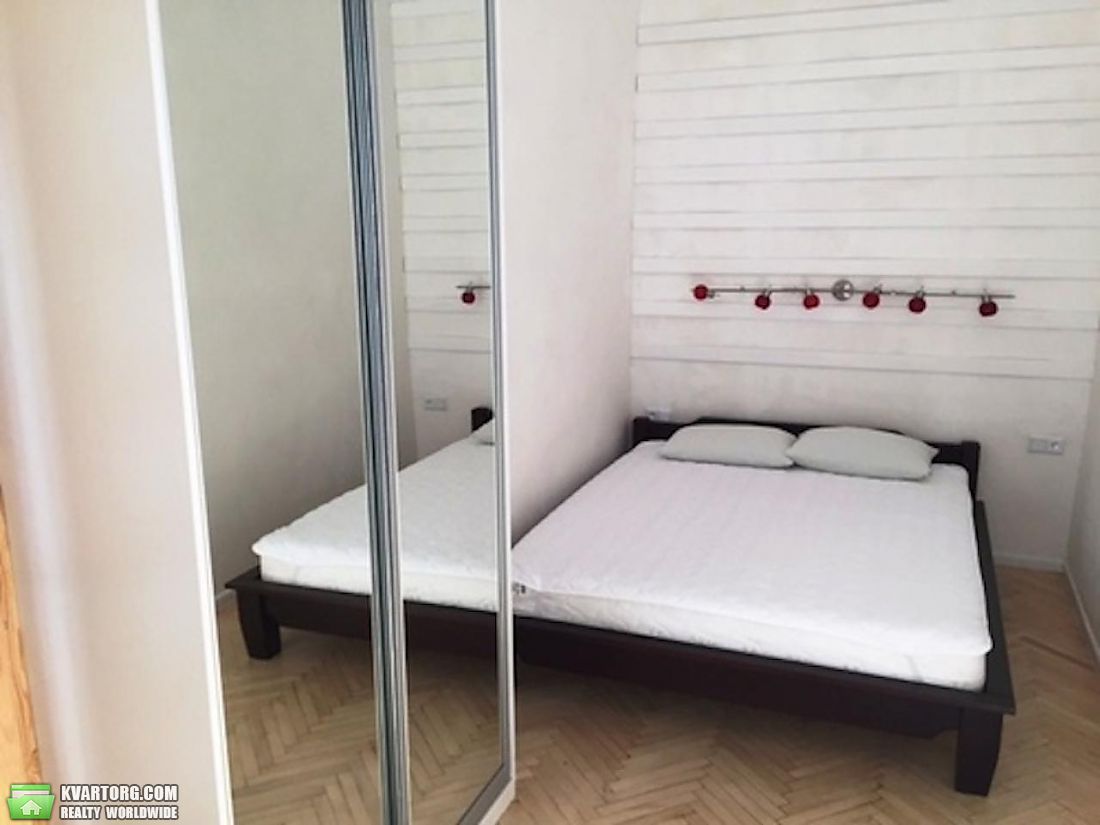 Rent out 2-room apartment. Киев,  Михайловская — photo 7