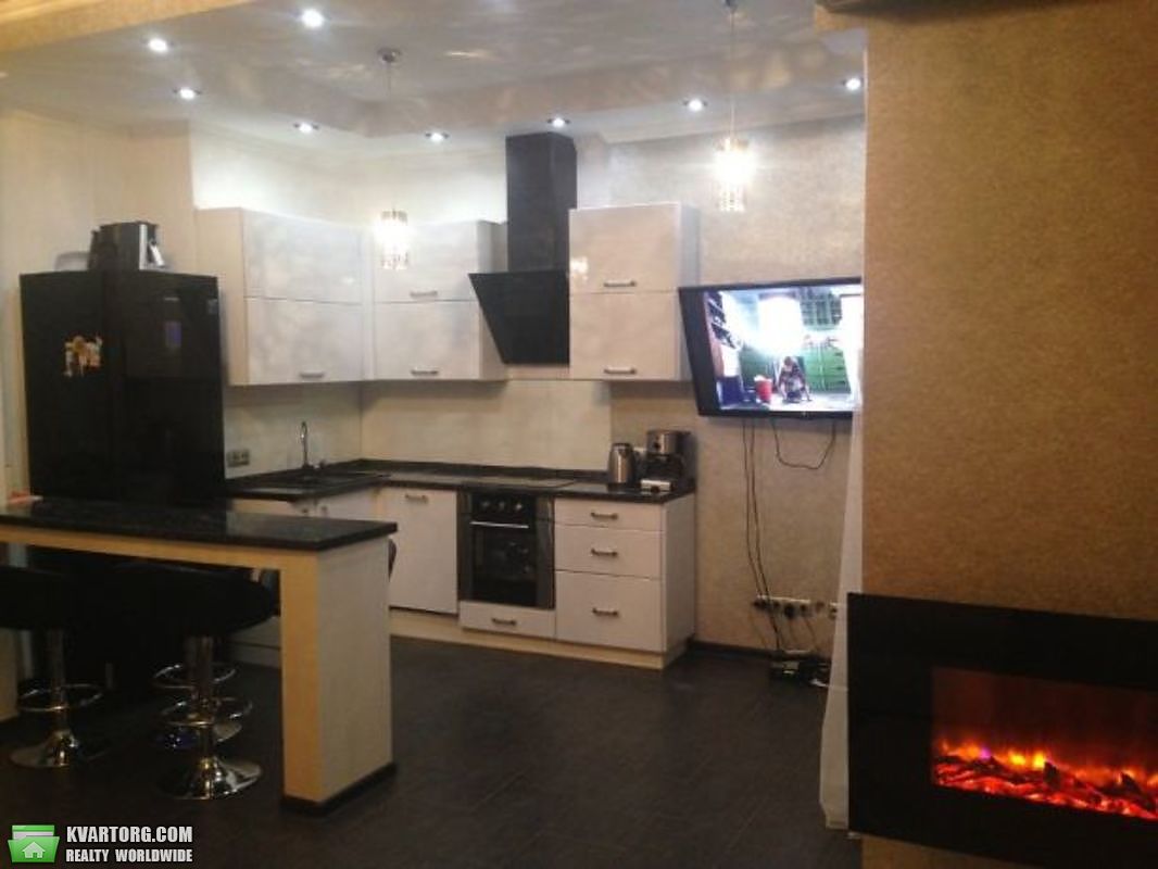Rent out 1-room apartment. Киев,  Щорса — photo 1