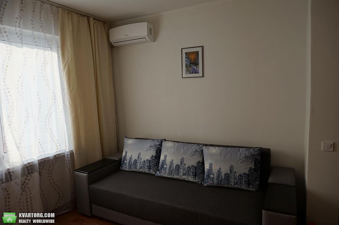Rent out 1-room apartment. Киев,  Гмыри — photo 1