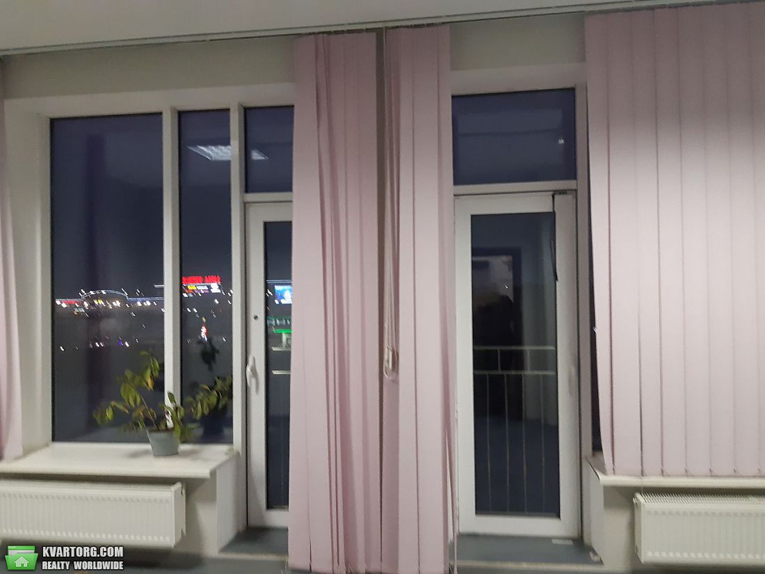 Rent out office. Киев,  Оболонская наб — photo 1