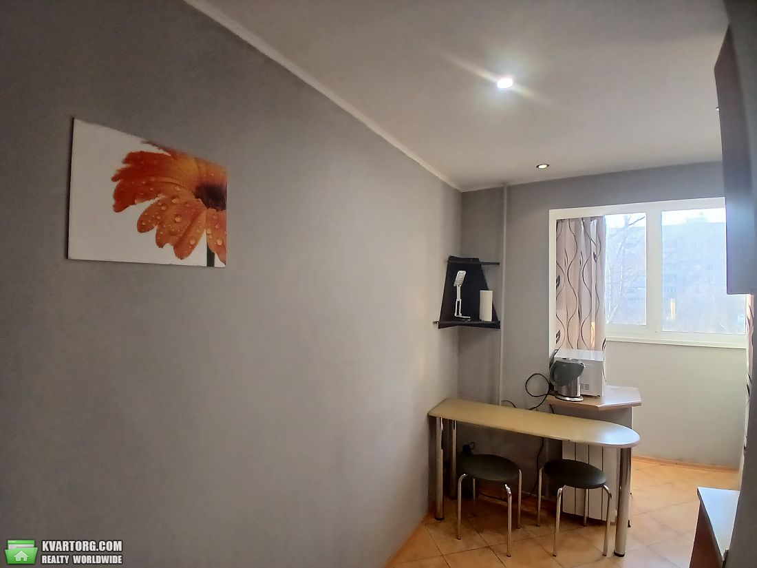 Rent out 1-room apartment. Киев, Райдужна — photo 3