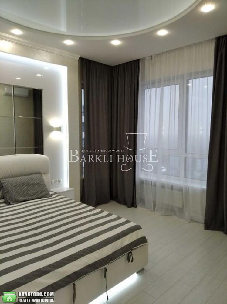 Rent out 2-room apartment. Киев,  Заречная — photo 7