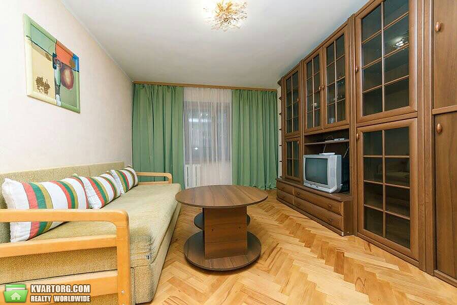 Rent out 2-room apartment. Киев, Бассейная — photo 3