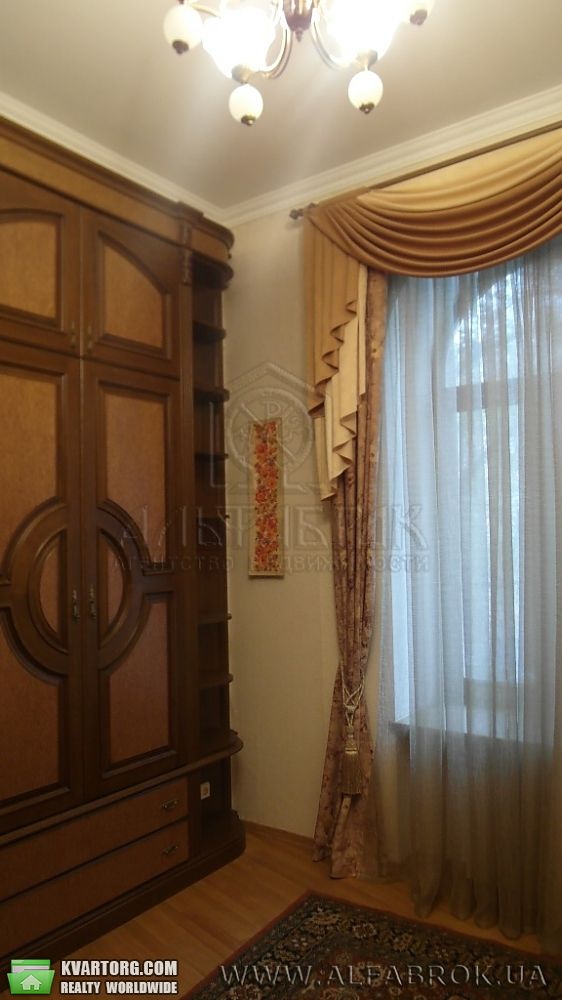 Sell 2-room apartment. Киев,  Владимирская — photo 3