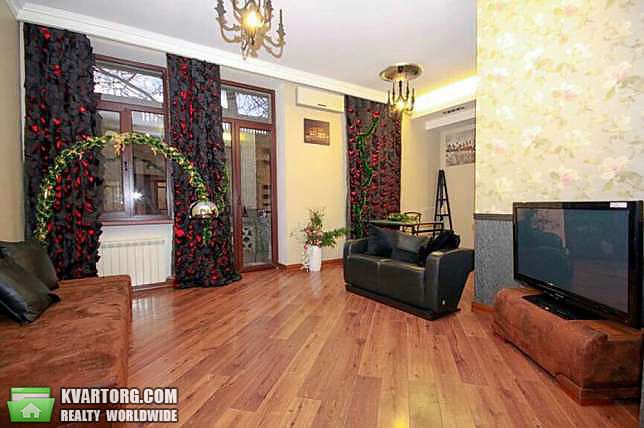 Rent out 2-room apartment. Одесса, Ришельевская — photo 1