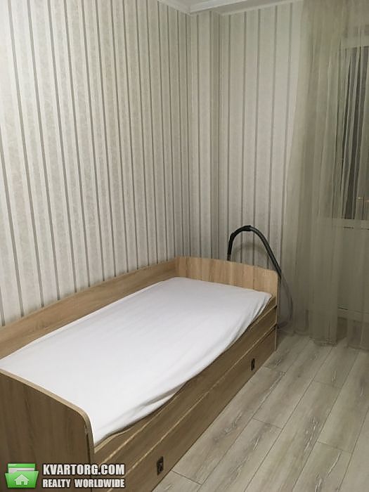 Rent out 3-room apartment. Киев,  Лебедева-Кумача — photo 6