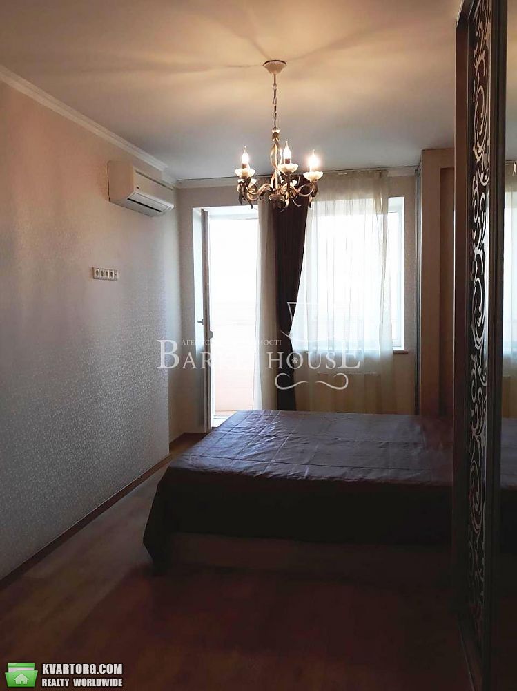 Rent out 2-room apartment. Киев, Голосеевская — photo 8