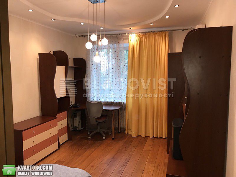 Rent out 2-room apartment. Киев,  Институтская — photo 1