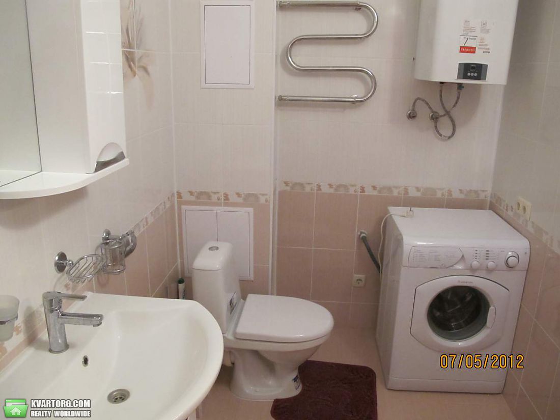 Rent out 3-room apartment. Киев,  Хмельницкая — photo 9