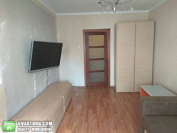 Rent out 2-room apartment. Киев, Радунская ул. — photo 4