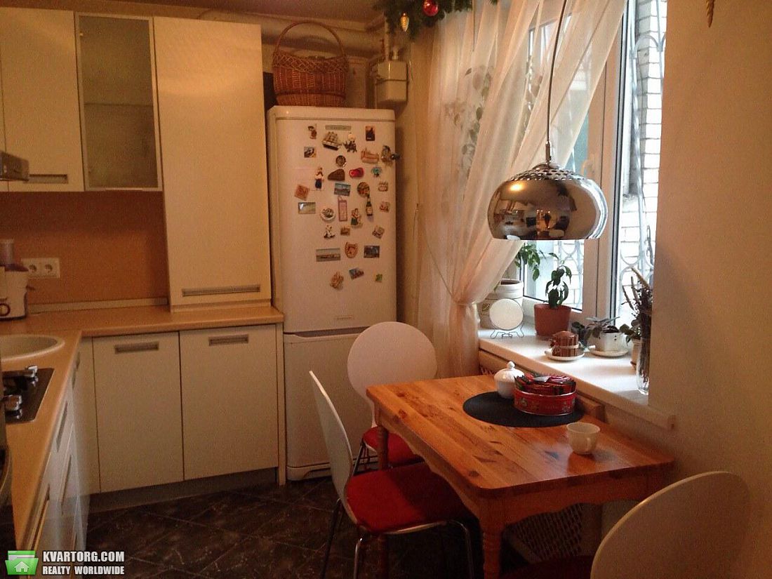 Sell 4-room apartment. Днепропетровск, Братьев Трофимовых — photo 4