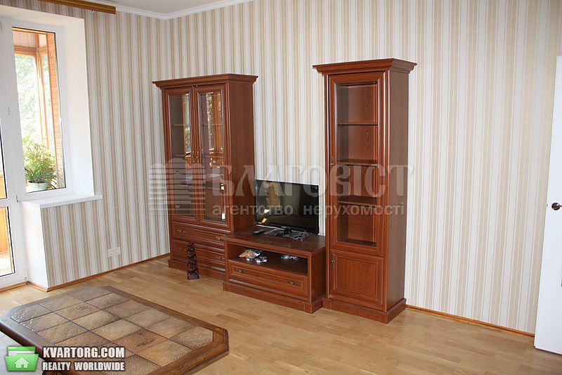 Rent out 2-room apartment. Киев,  Липская — photo 8