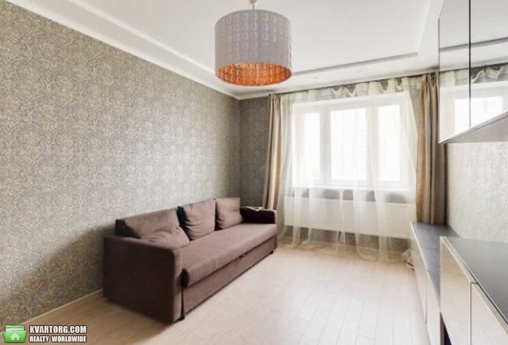 Rent out 2-room apartment. Киев,  Чавдар — photo 1
