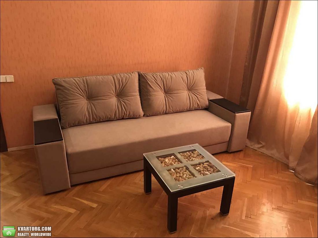 Rent out 2-room apartment. Киев, Белорусская — photo 3