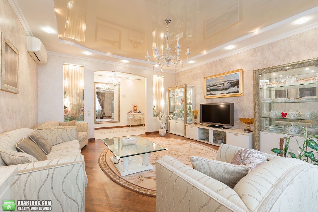 Sell 4-room apartment. Киев,  Вышгородская — photo 2