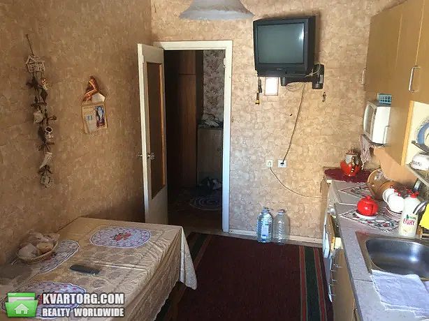 Sell 4-room apartment. Киев, Святошинская — photo 1