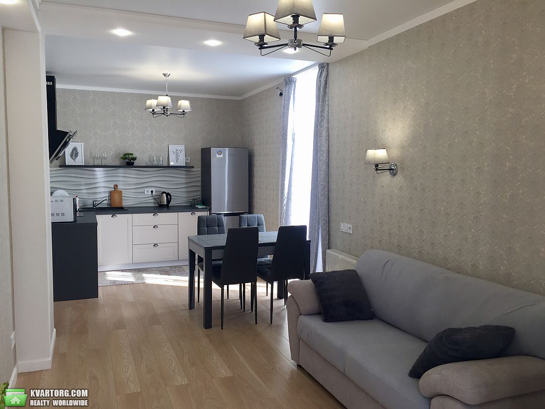 Rent out 2-room apartment. Киев, Регенераторная — photo 1