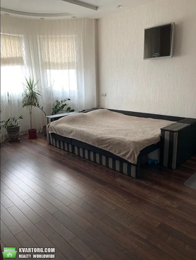 Rent out 2-room apartment. Киев,  Харьковское шоссе, 19а — photo 9
