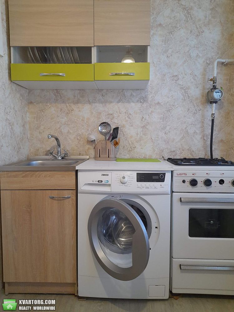 Rent out 1-room apartment. Киев, Харьковское шоссе — photo 4