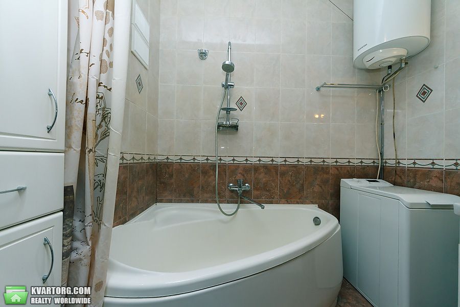Rent out 4-room apartment. Киев,  Костельная — photo 5