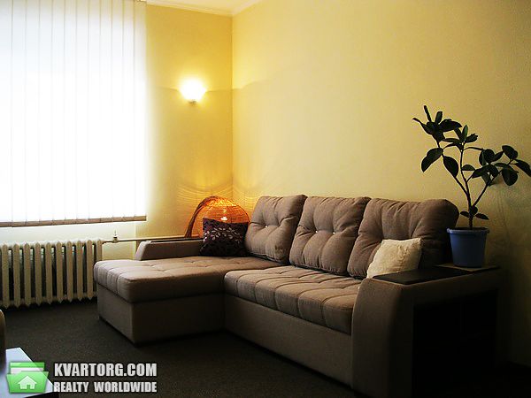 Rent out 3-room apartment. Киев,  Выборгская — photo 1