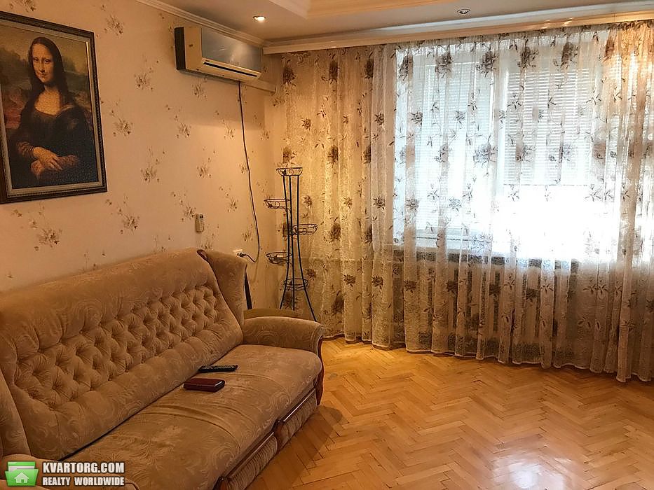 Rent out 2-room apartment. Киев,  Алма-Атинская — photo 2
