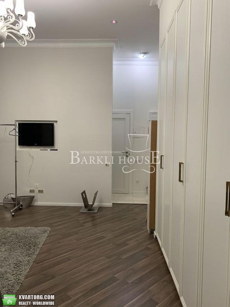 Rent out 2-room apartment. Киев, Єспланадная — photo 7