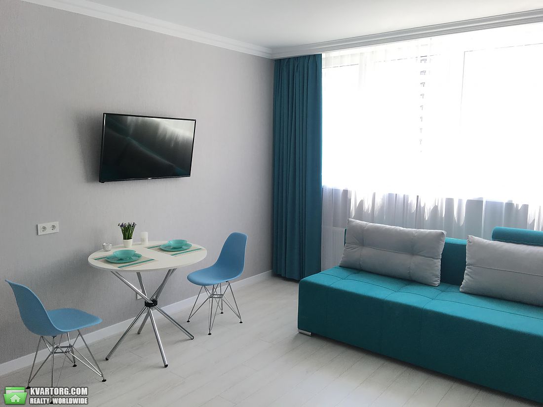 Rent out 1-room apartment. Киев,  Драгоманова — photo 4