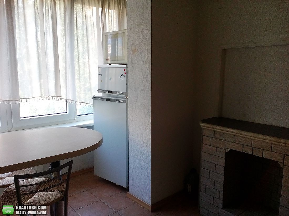 Rent out 3-room apartment. Киев,  Русановский бул — photo 3