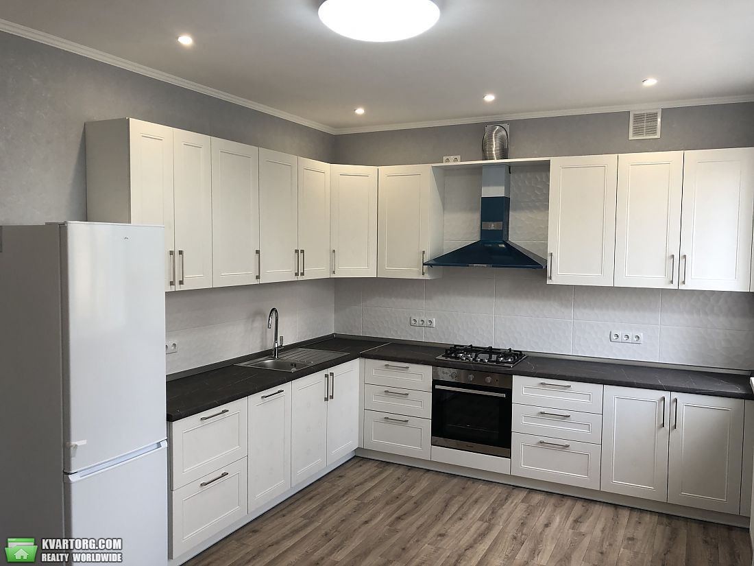 Sell 3-room apartment. Киев, Салютная — photo 1