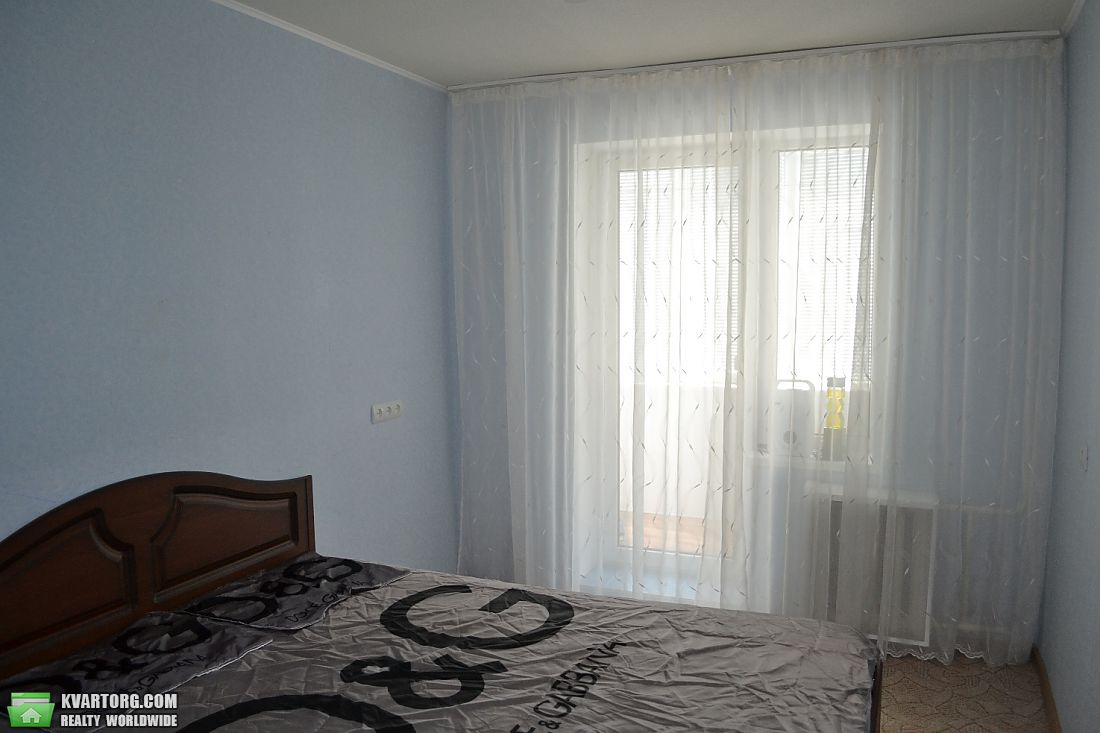 Sell 2-room apartment. Днепропетровск, Семафорная — photo 1